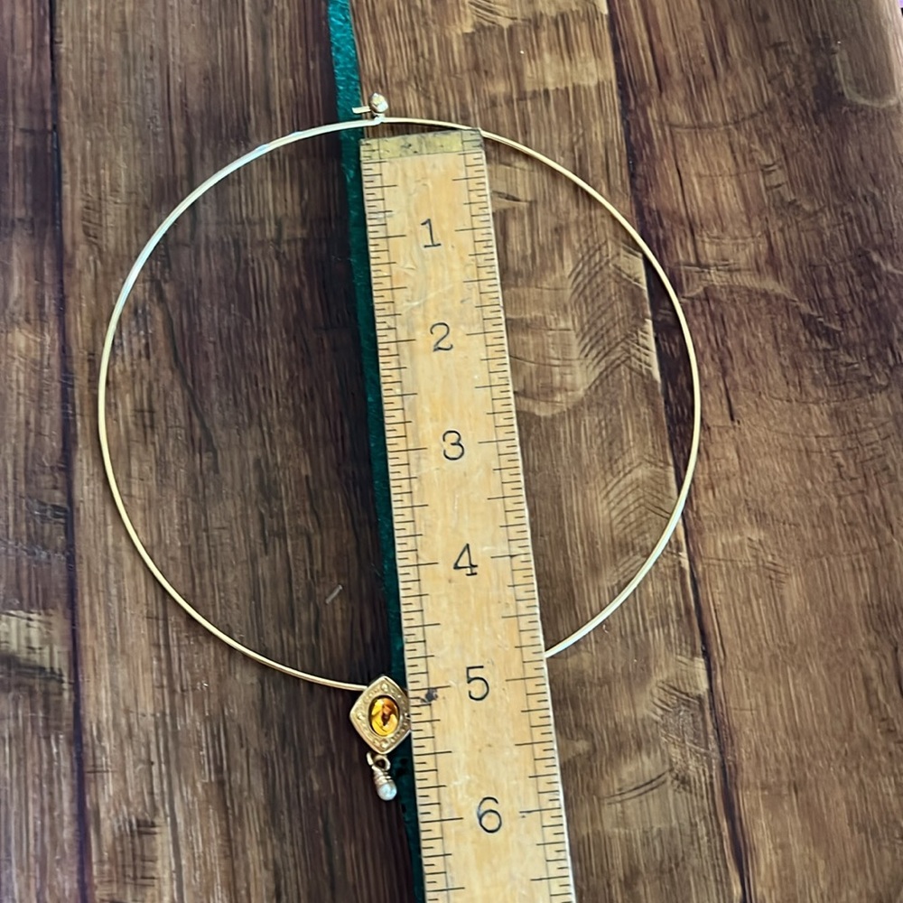 Hobe’ chocker with Amber & pearl tone pendant! - Picture 3 of 3